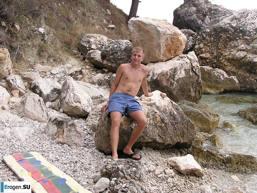 A sports student undressed on the beach and swam naked. Part 2. Slide 12