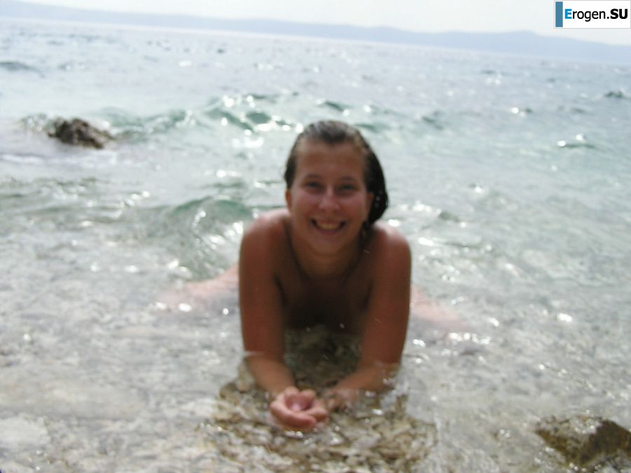 A sports student undressed on the beach and swam naked. Part 2. Slide 23