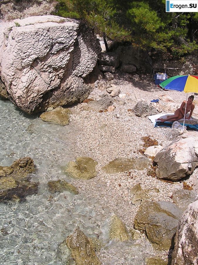 A sports student undressed on the beach and swam naked. Part 2. Slide 27