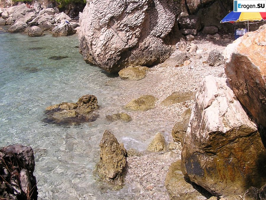 A sports student undressed on the beach and swam naked. Part 2. Slide 29