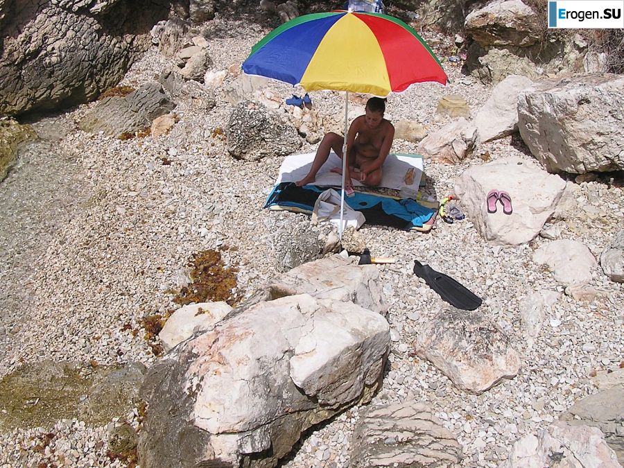 A sports student undressed on the beach and swam naked. Part 2. Slide 30