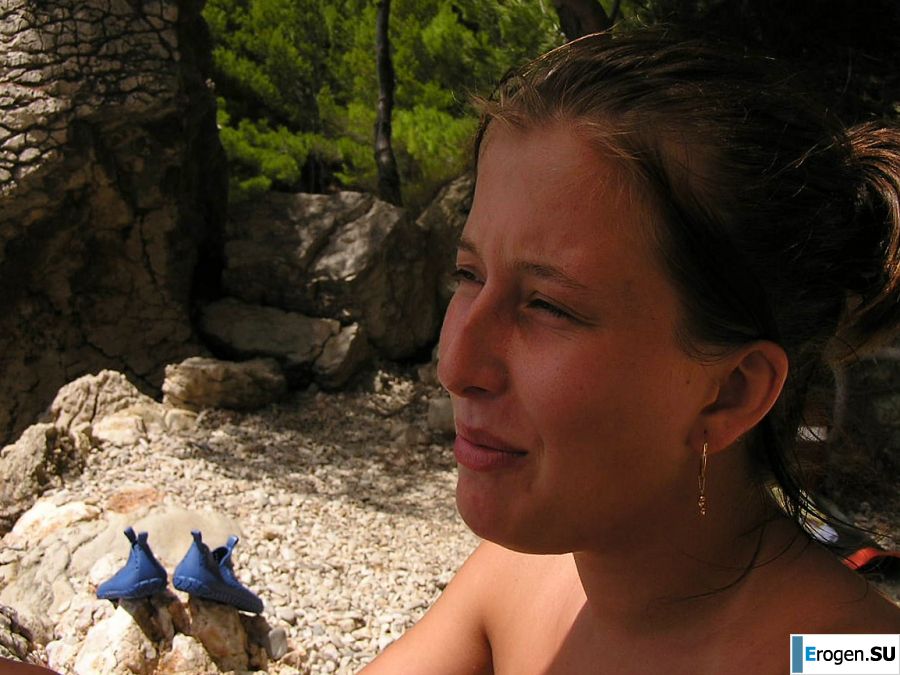 A sports student undressed on the beach and swam naked. Part 2. Slide 31