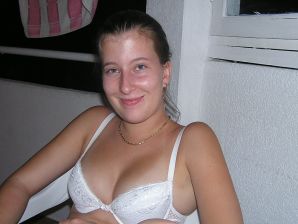 A sports student undressed on the beach and swam naked. Part 2. Thumbnail 1
