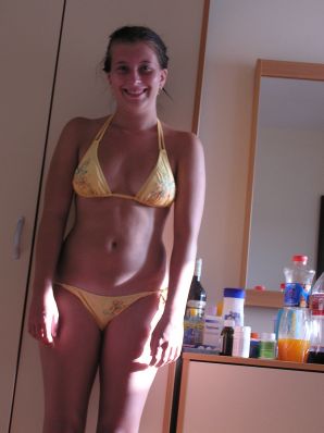 A sports student undressed on the beach and swam naked. Part 2. Thumbnail 10