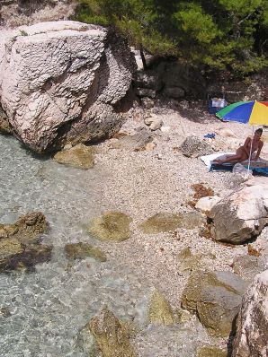 A sports student undressed on the beach and swam naked. Part 2. Thumbnail 27
