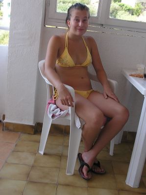 A sports student undressed on the beach and swam naked. Part 2. Thumbnail 5