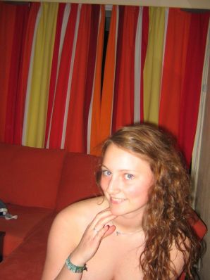 Seductive redhead minx with chic shapes shows striptease in the shower. Thumbnail 8