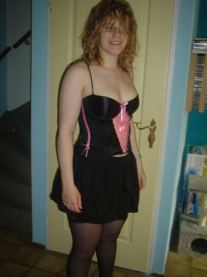 A red-haired student with glasses spread her legs in lace stockings and showed a pussy. Thumbnail 33