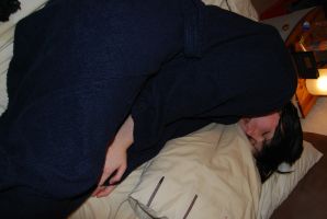 Пышная телочка в кружевном белье ублажает себя пальчиками. Миниатюра 22