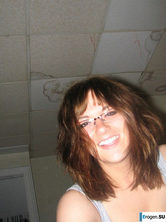 A girl with large breasts poses in clothes and then undresses. Part 2. Slide 21