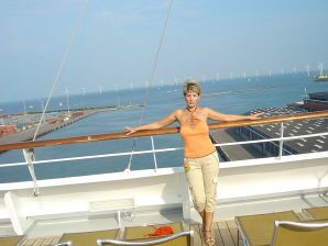 A mature woman showed her neat breasts on vacation. Thumbnail 12