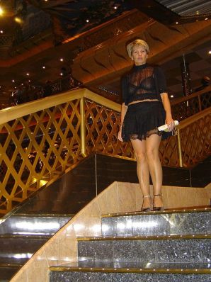 A mature woman showed her neat breasts on vacation. Thumbnail 15