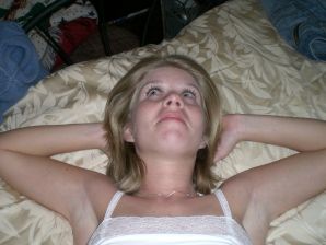 A young student drank excess and spread her legs. Thumbnail 23
