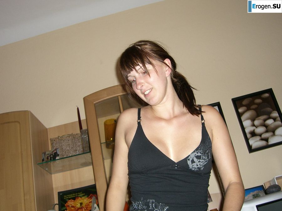 An appetizing student took off everything and showed a shaved pussy. Slide 11