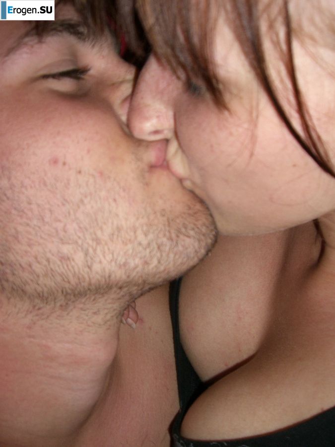 An appetizing student took off everything and showed a shaved pussy. Slide 15