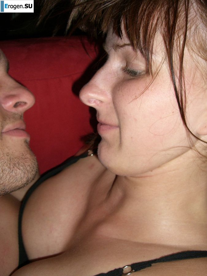 An appetizing student took off everything and showed a shaved pussy. Slide 17