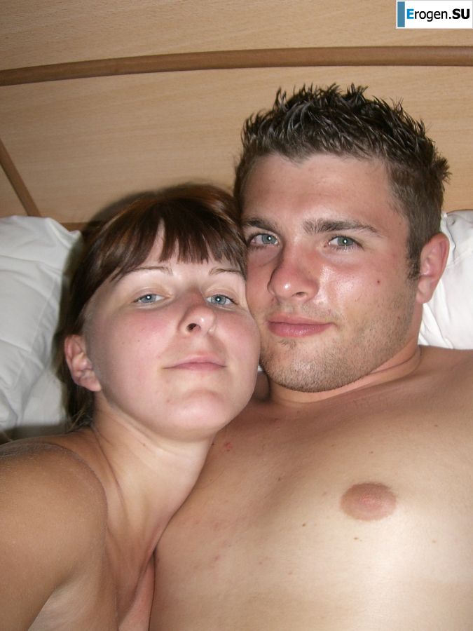 An appetizing student took off everything and showed a shaved pussy. Slide 48