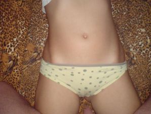 The girl undressed in front of her boyfriend and showed her wet pussy. Thumbnail 10