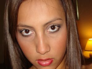 A woman with beautiful tits poses in a swimsuit and without him. Thumbnail 6