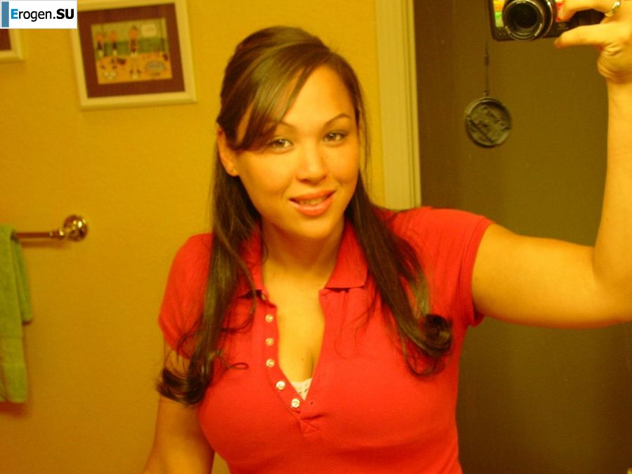 Appetizing Asian loves selfie with naked boobs. Slide 2