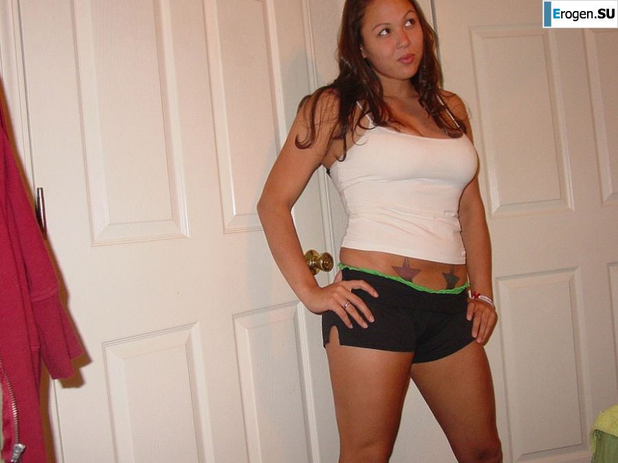 Appetizing Asian loves selfie with naked boobs. Slide 35
