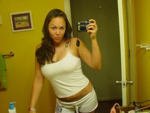 Appetizing Asian loves selfie with naked boobs. Thumbnail 21