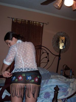 The brunette danced a striptease, undressed and spread her legs. Thumbnail 14