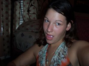 The brunette danced a striptease, undressed and spread her legs. Thumbnail 2