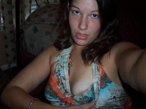 The brunette danced a striptease, undressed and spread her legs. Thumbnail 3