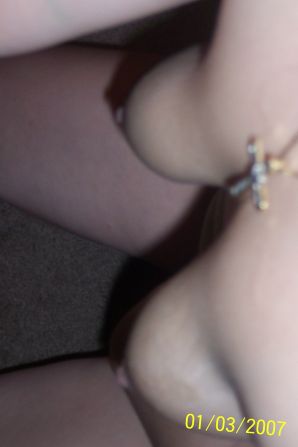 The brunette danced a striptease, undressed and spread her legs. Thumbnail 31