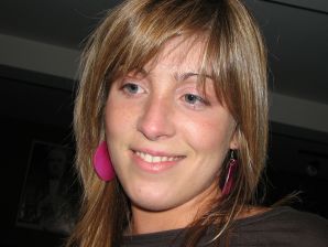 Charming blonde pulled down her blouse and bared boobs. Thumbnail 10
