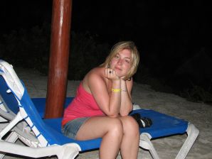 Charming blonde pulled down her blouse and bared boobs. Thumbnail 13