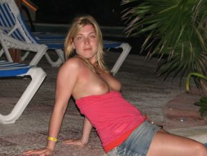 Charming blonde pulled down her blouse and bared boobs. Thumbnail 25