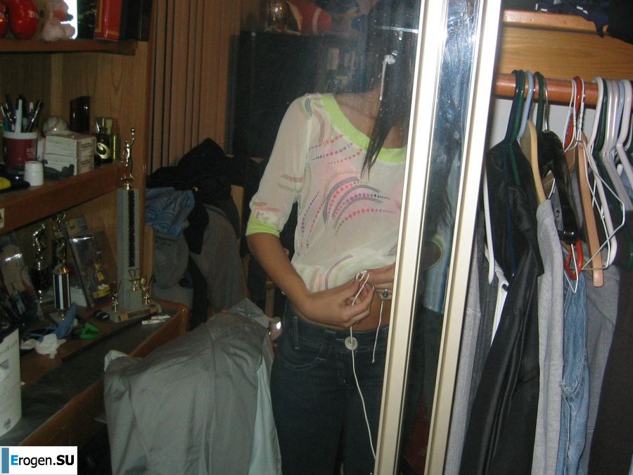 Oriental babe is having fun with her boyfriend naked. Part 2. Slide 28
