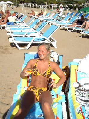 Athletic girl showed elastic boobs. Thumbnail 20