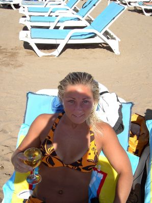 Athletic girl showed elastic boobs. Thumbnail 22