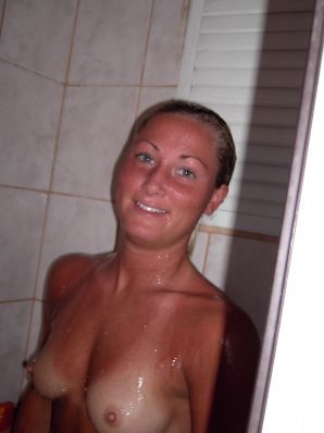 Athletic girl showed elastic boobs. Thumbnail 26