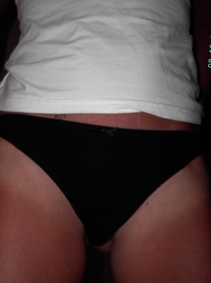 Athletic girl showed elastic boobs. Thumbnail 6