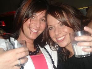 A pretty brunette drank in a bar and bared her breasts in front of a guy. Thumbnail 2