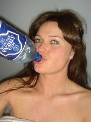 Juicy girl showed her labia and shaved pussy. Thumbnail 17