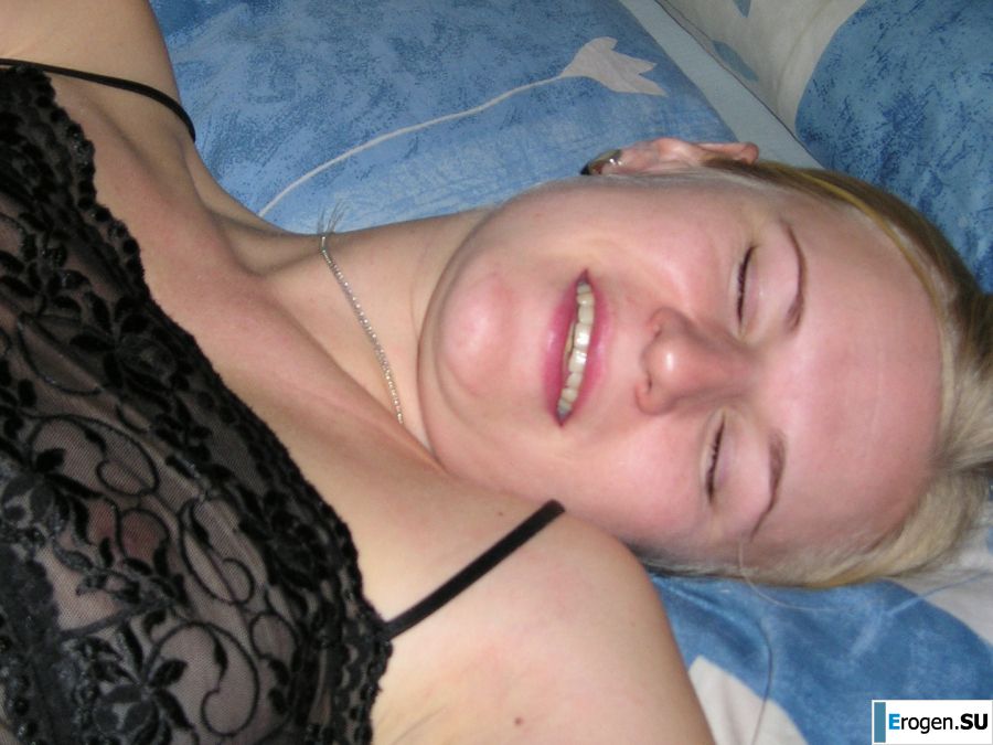 Depraved blonde pleases herself with a vibrator and fingers. Slide 11