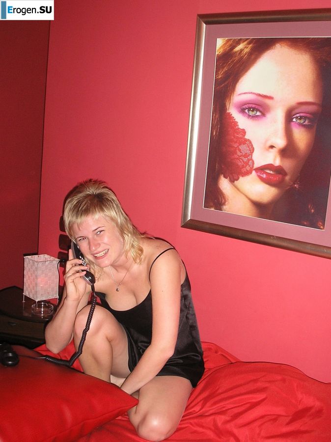 Depraved blonde pleases herself with a vibrator and fingers. Slide 31