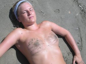 Depraved blonde pleases herself with a vibrator and fingers. Thumbnail 39