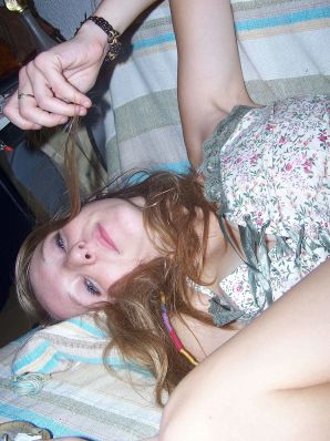 The red-haired beauty poses on the bed without panties, spread her legs. Thumbnail 19