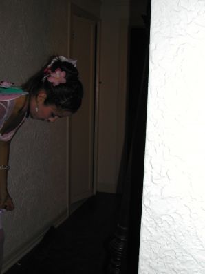 The dancer after work showed an elastic ass. Thumbnail 2