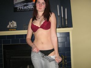 The minx and her boyfriend have sex in front of the camera and are not shy. Thumbnail 8
