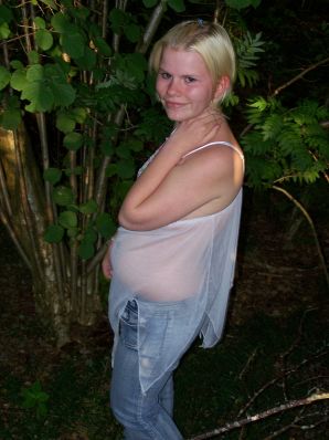 Appetizing magnificent blonde spread her legs right on the grass. Thumbnail 2
