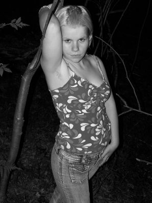 Appetizing magnificent blonde spread her legs right on the grass. Thumbnail 29