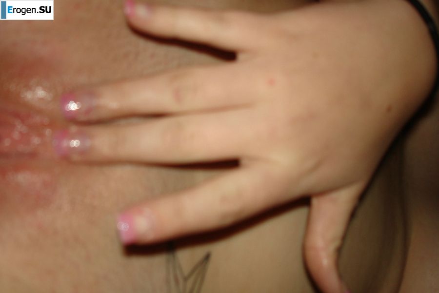 Appetizing blonde with lush hips took off her dress. Slide 7