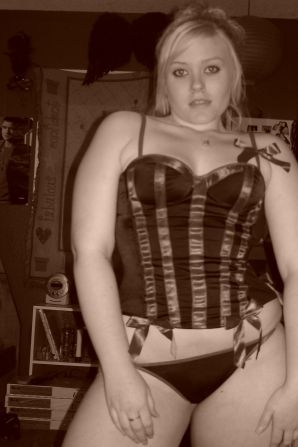 Appetizing blonde with lush hips took off her dress. Thumbnail 1
